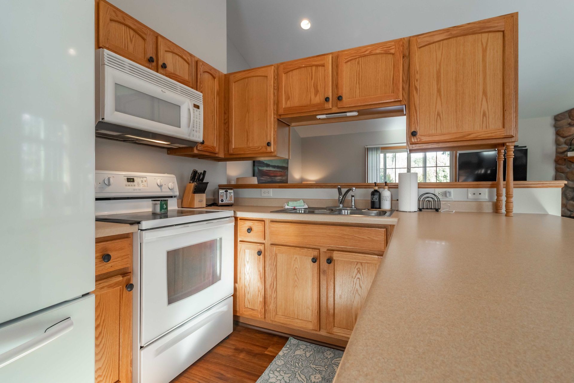 fully stocked kitchen